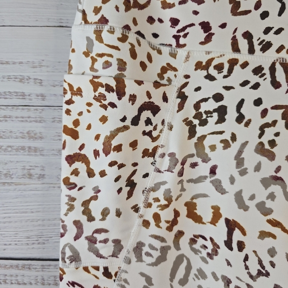 NWT Jones New York Sport Woman Size 1x Animal Print Leggings White And Brown - Picture 4 of 6